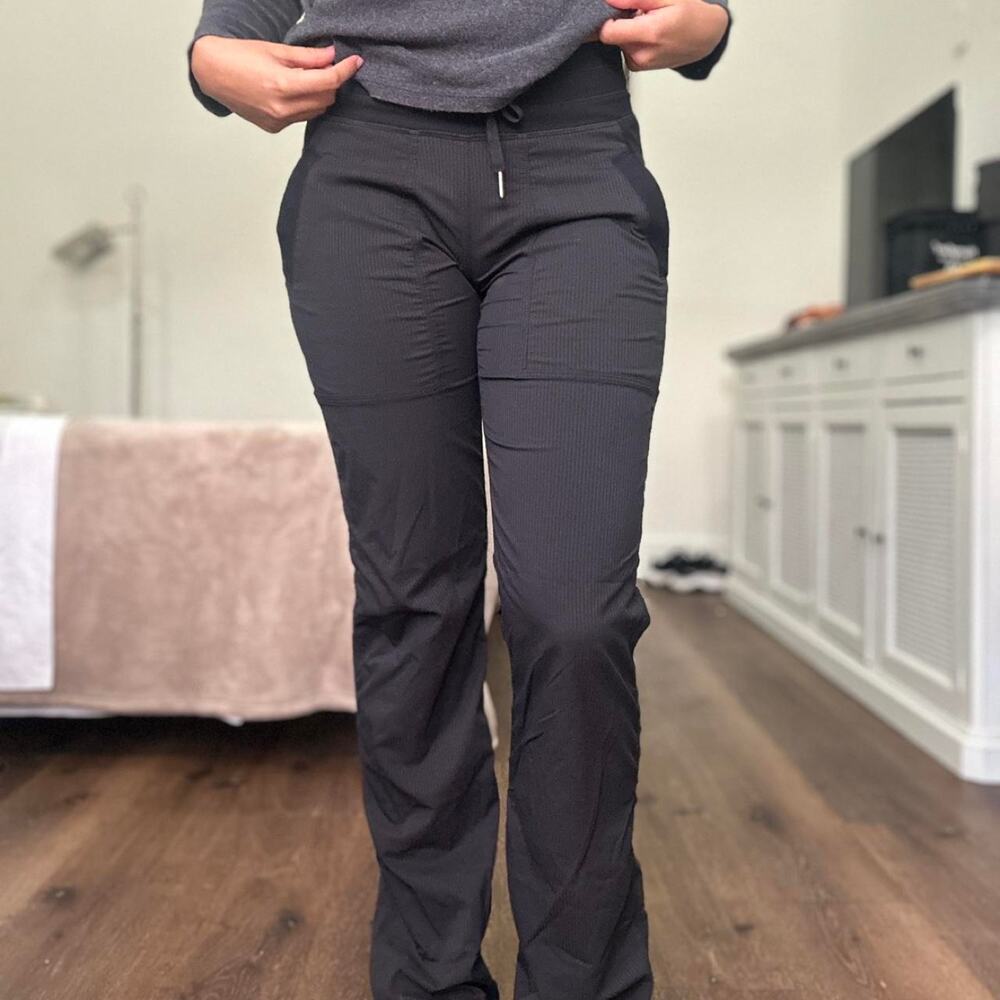 Lululemon black dance studio mid rise Pant SZ 0